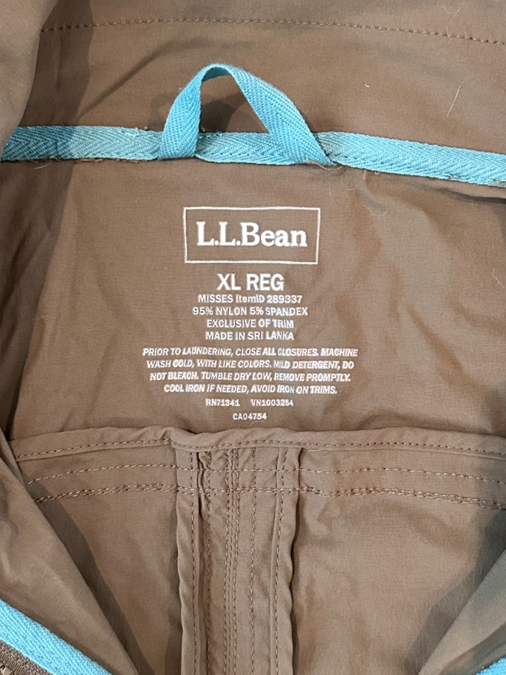LLB Luna Windbreaker - Picture 4 of 4